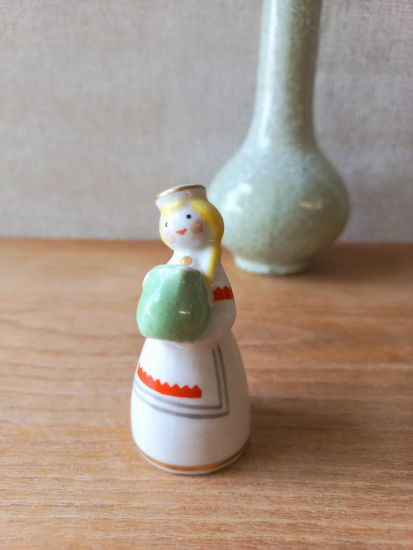  Orosz lnyka porceln figura